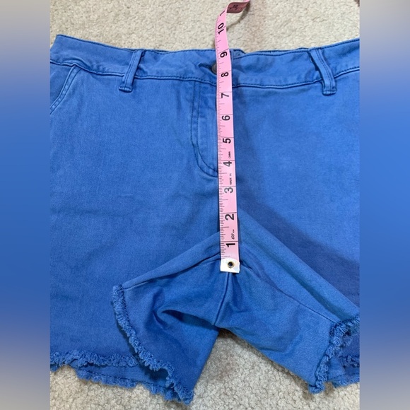 Land n Sea Blue Cotton Blend Shorts with Raw Hem and Relaxed Fit. Women Size 6 - Picture 8 of 9